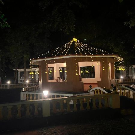 Surya Eco And Wedding Resort Thrissur Extérieur photo