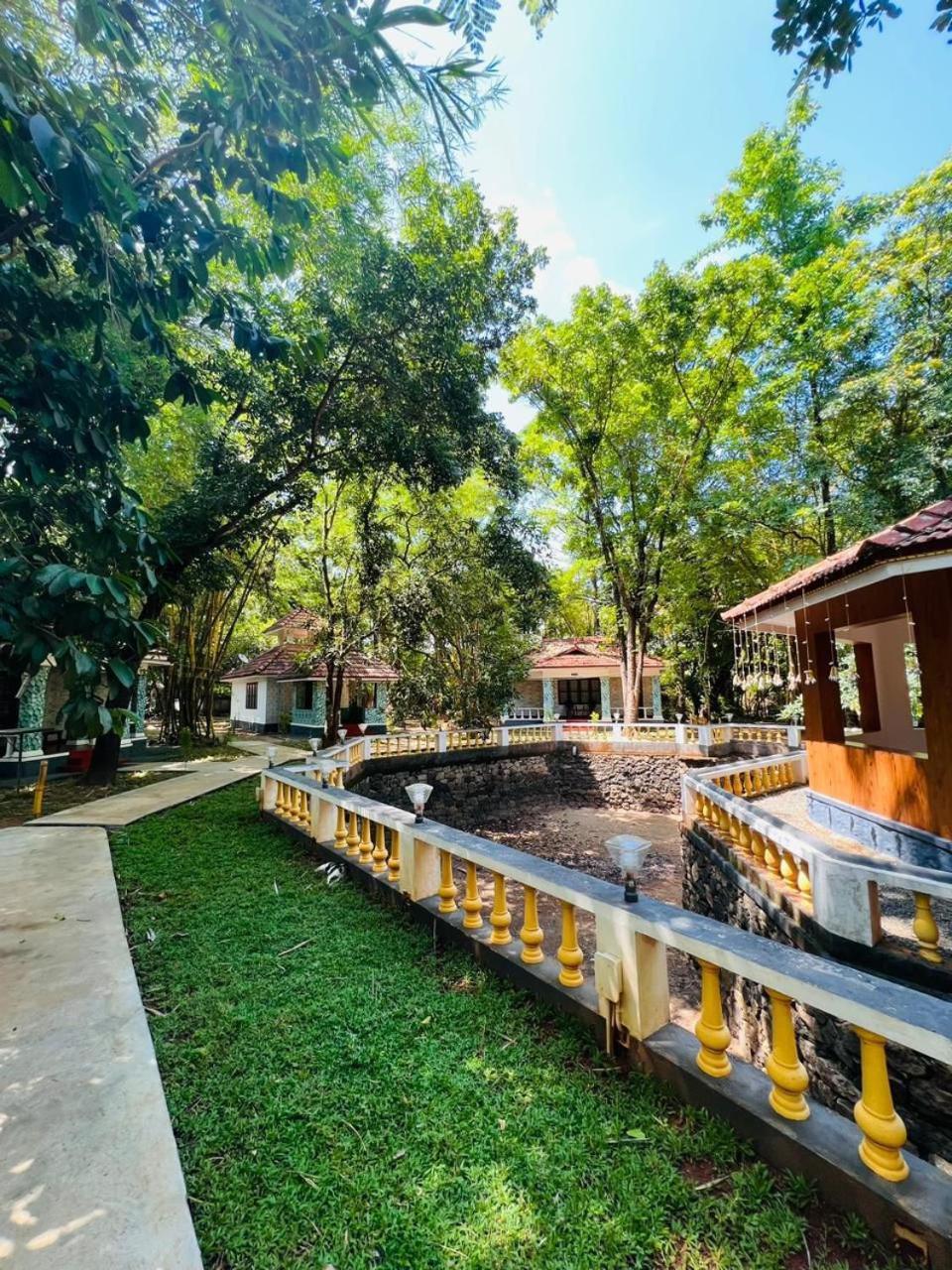 Surya Eco And Wedding Resort Thrissur Extérieur photo